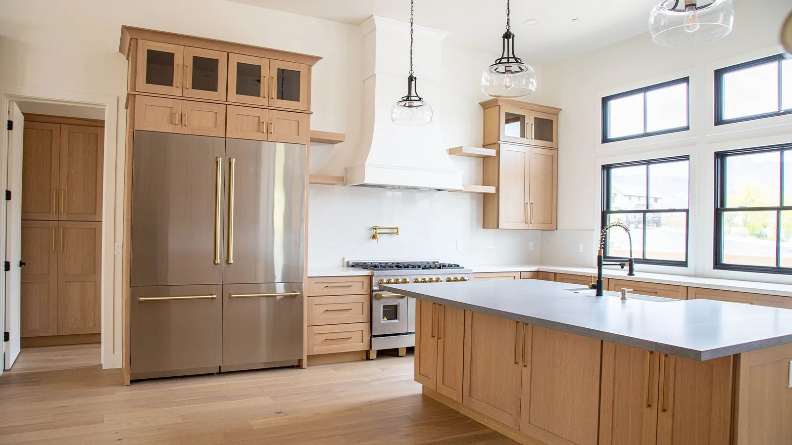 Kitchen with Brighton Pearl cabinets